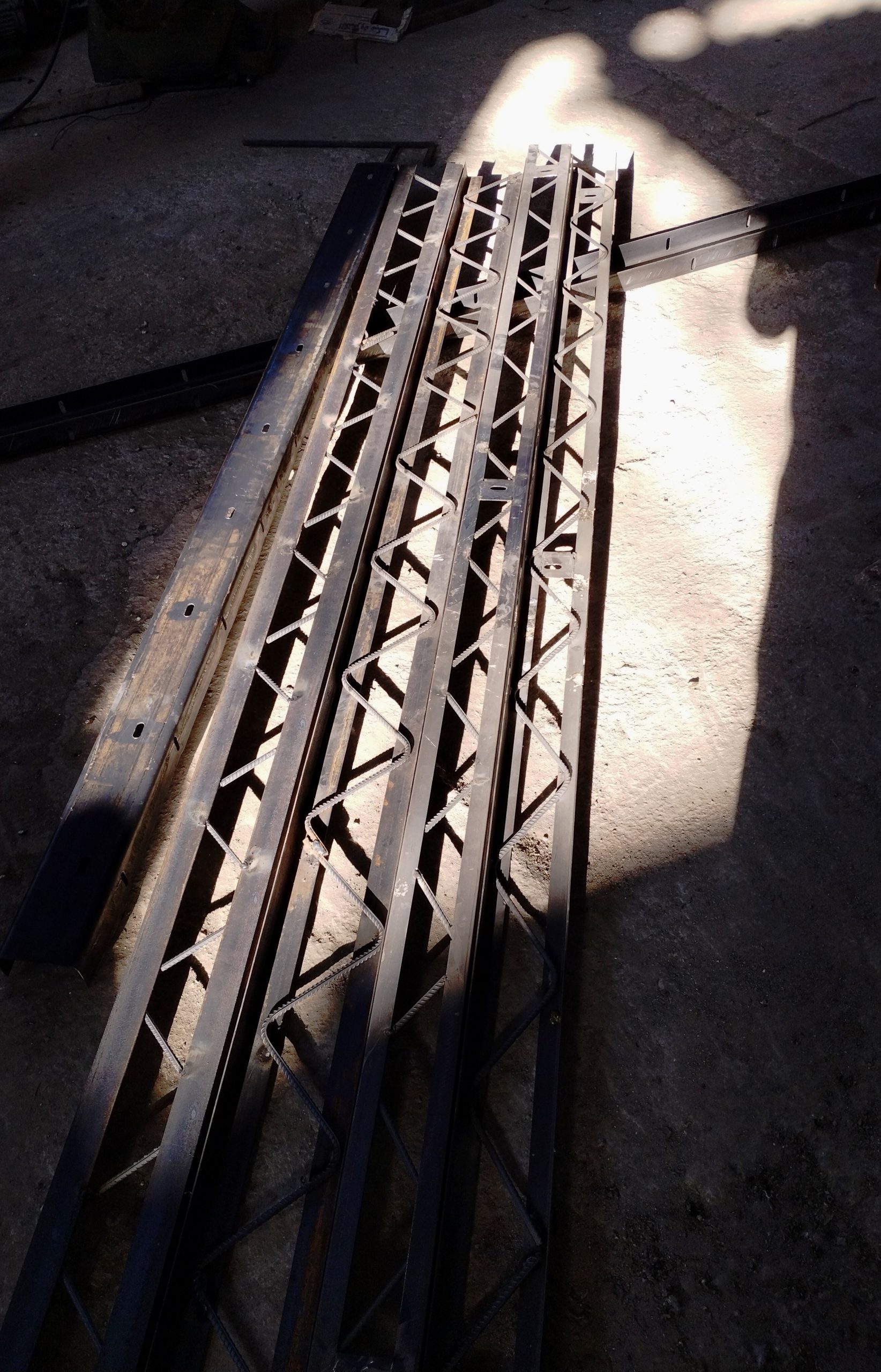 وال پست کرمیت با زیگزاگ پیوسته