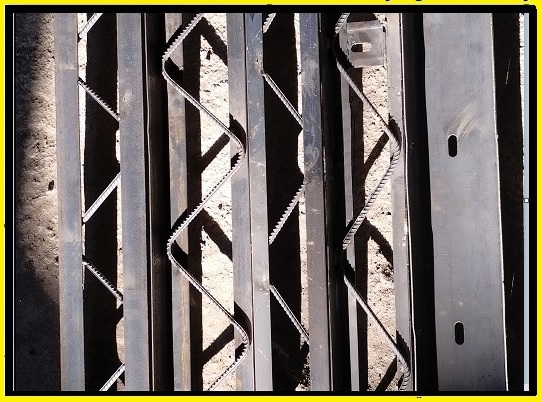 وال پست خرپایی و ناودانی